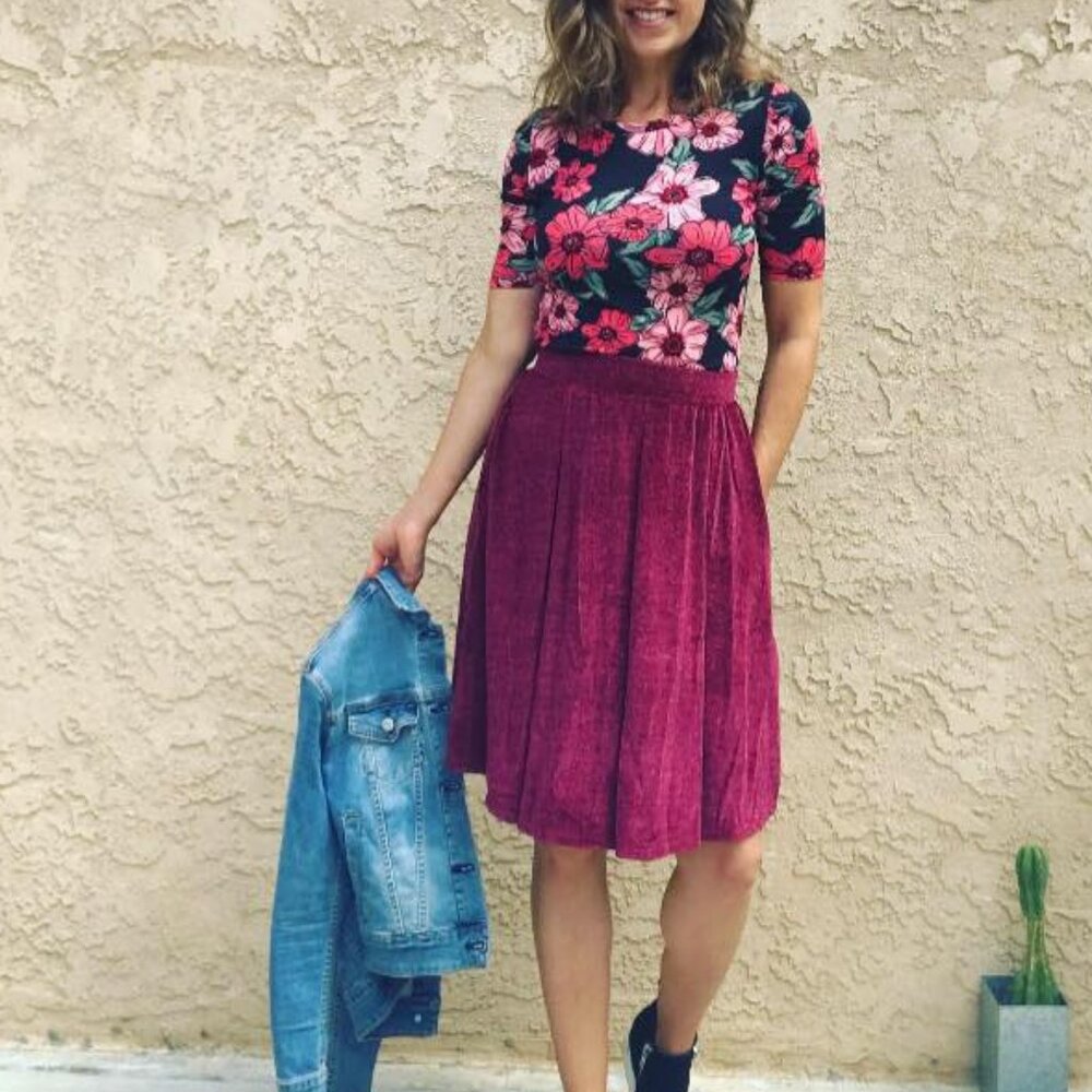 LuLaRoe Madison Skirt - Wine Deep Red /Velvet w Pleats and Pockets - Size XS EUC